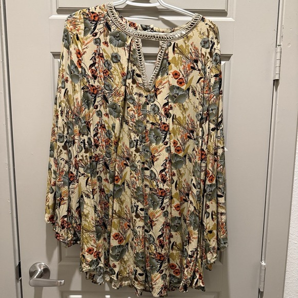 Umgee Tops - Umgee USA Boho Floral Peasant Blouse Womens Large Crochet Neck Tunic 3/4 Sleeve